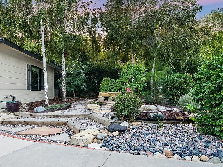 22262 Buena Ventura St — Photo 20