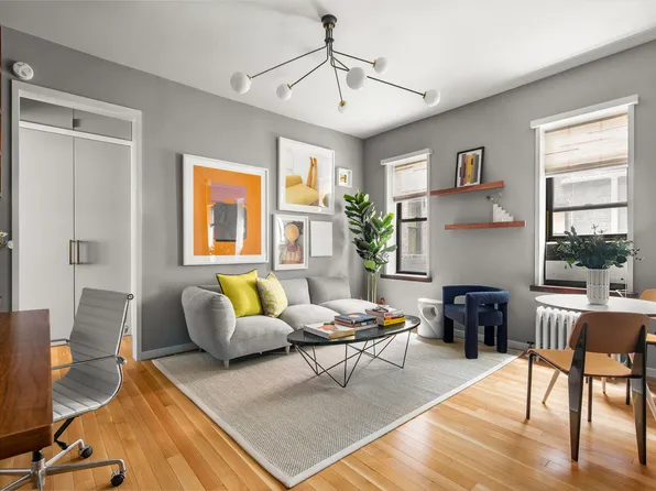 130 West 16th Street image 1 of 7