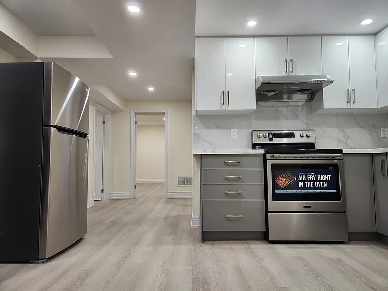 2238 Gladacres Ln #BASEMENT — Photo 6