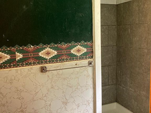 3rd image of 310 E Main St #1G