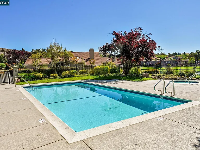 5012 Lakeview Dr #201 — Photo 28