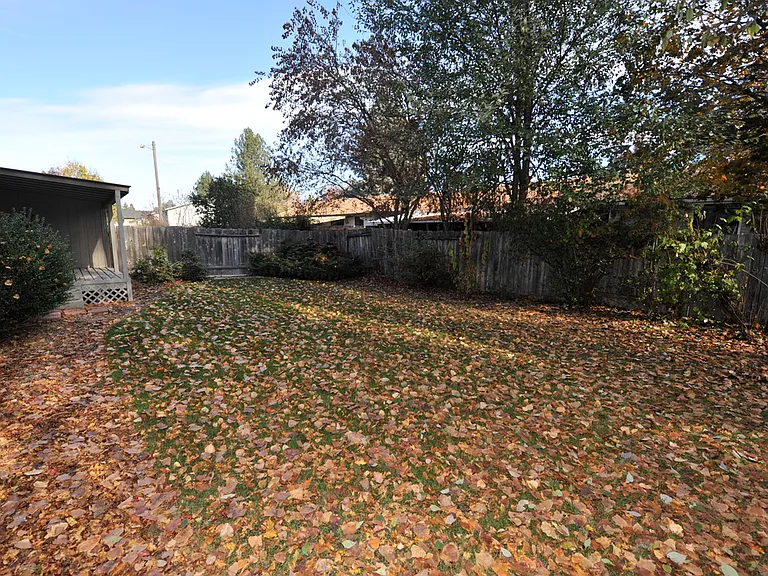 9972 N Hillview Dr — Photo 8