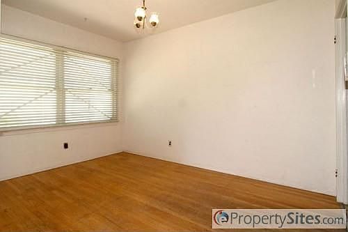 3rd image of 805 E Cypress St