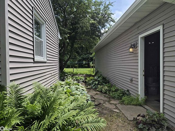 4th image of 1429 Summer St