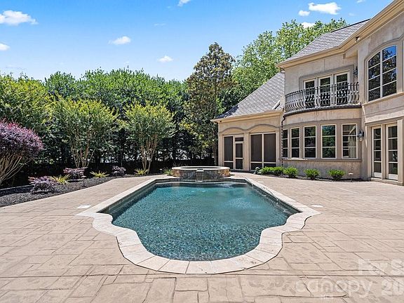 4th image of 8600 Fairview Rd