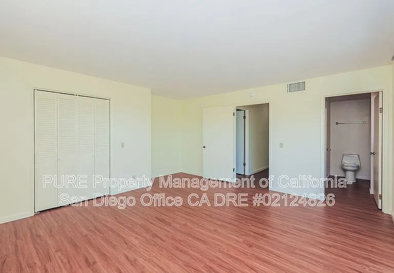 6386 Amberly St — Photo 12