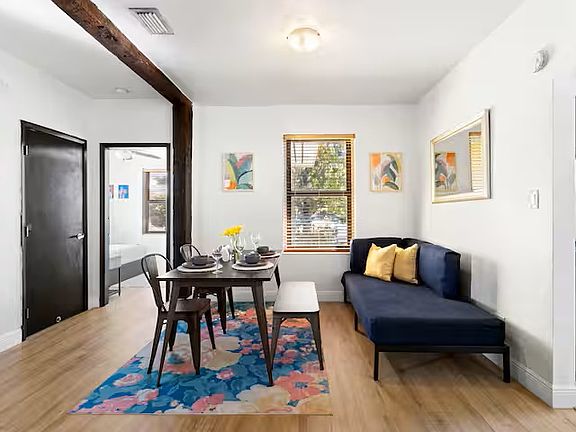 4th image of 80 NE 43rd St