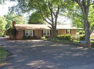 2267 9th Avenue Dr NE, Hickory, NC 28601