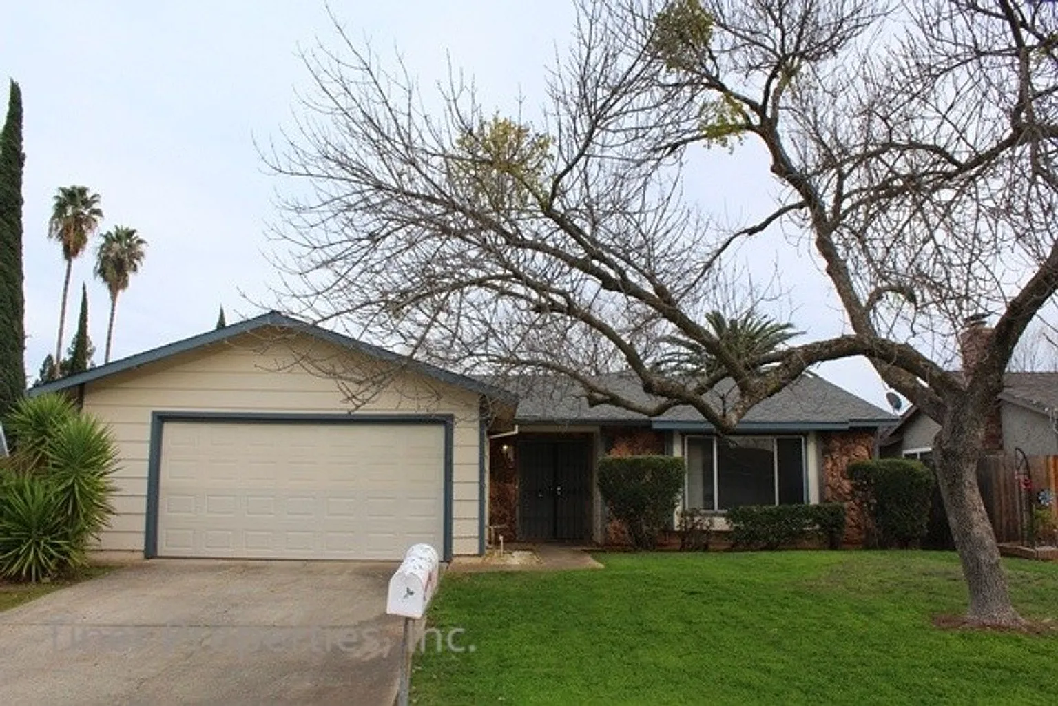 10237 Country Way photo 1