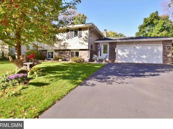 1712 Long Lake Rd, New Brighton, MN 55112