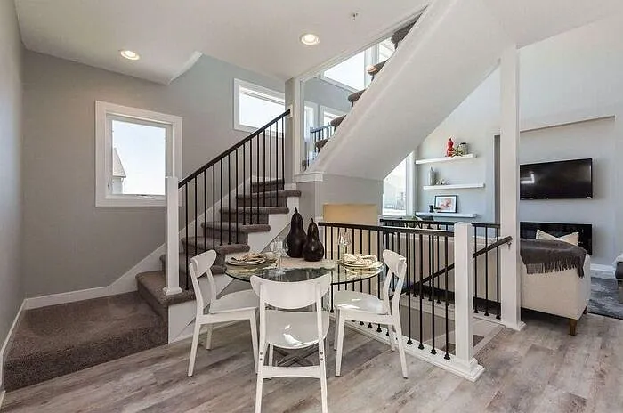 1408 NE Mockingbird Ln — Photo 3