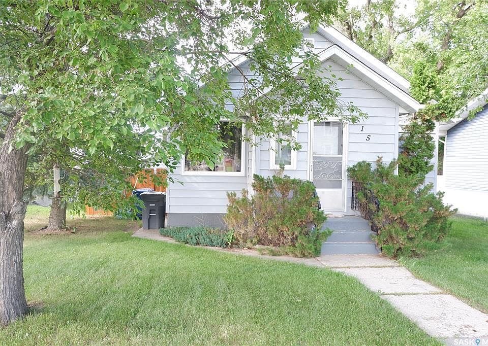1st image of 215 4th Ave E