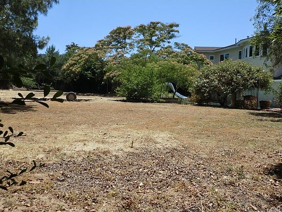 2nd image of 128 Greenmeadow Ave