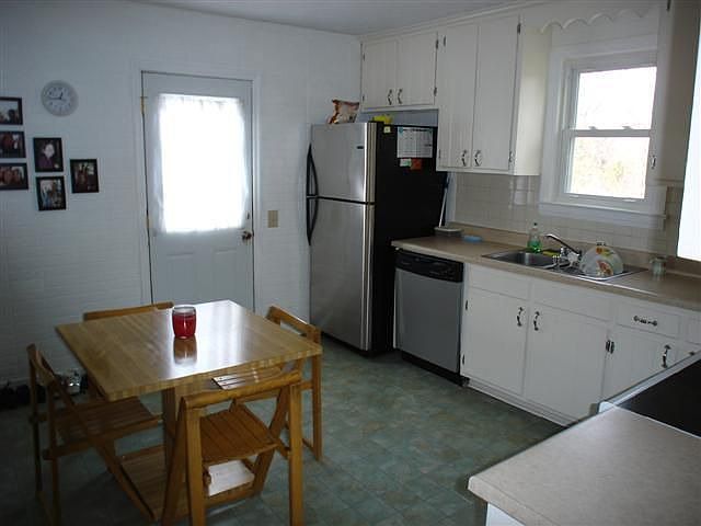 2nd image of 62 Valeria St
