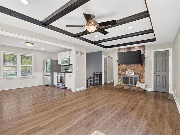 4th image of 719 S 6th St