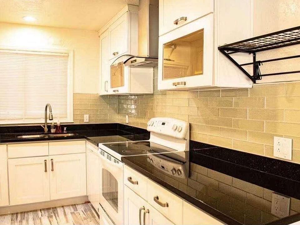 1st image of 7101 Rainbow Dr APT 7
