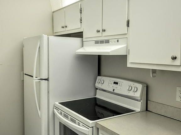 5th image of 728 Sunny Pine Way APT C1