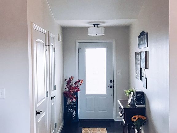 4th image of 864 Allenbrook Ave