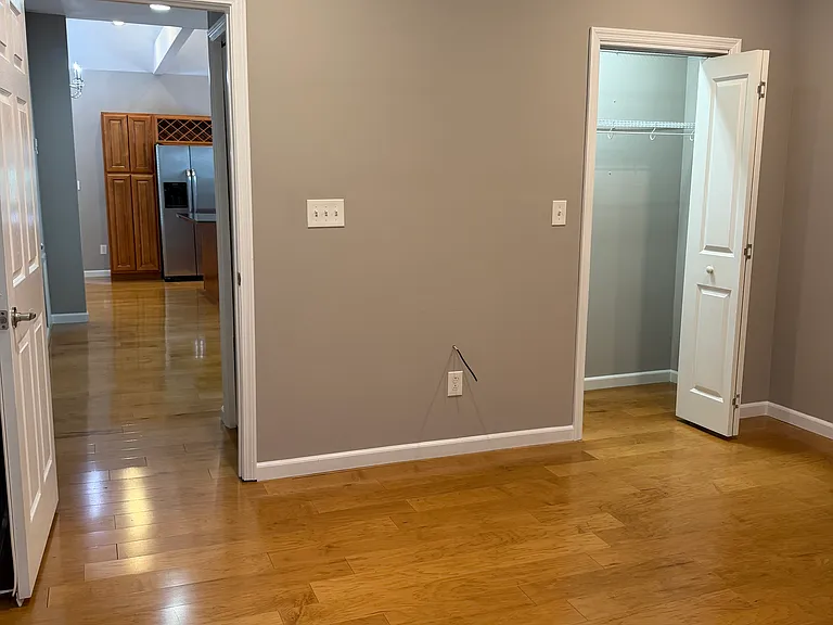 402 Oak Hill Ave E — Photo 18