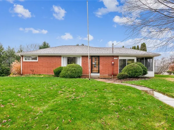 13458 Dean Dr, Irwin, PA 15642