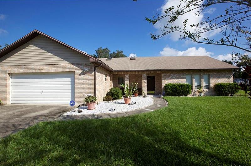 1st image of 411 Bywater Dr