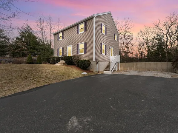 55 Lake St, Uxbridge, MA 01569