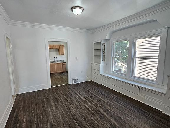 5th image of 1111 E 114th St #0