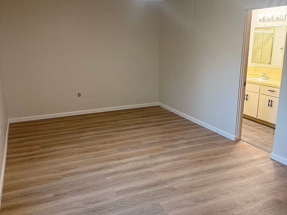 5th image of 2037 Cypress Ave APT 12