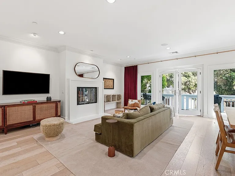 133 Hollister Ave — Photo 15