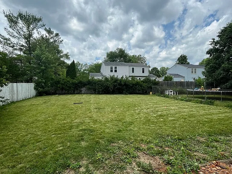 8795 Creve Coeur Ln — Photo 13