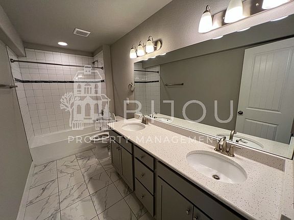 5th image of 1576 Grand Overlook St