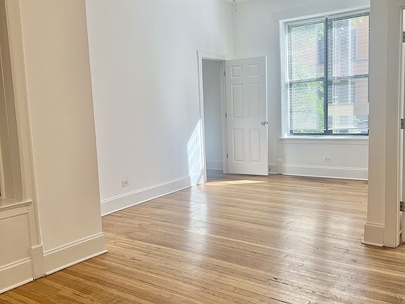 2nd image of 1909 N Lincoln Ave APT 1S
