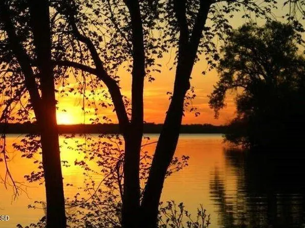 23 Lakota Is, Big Stone City, SD 57216