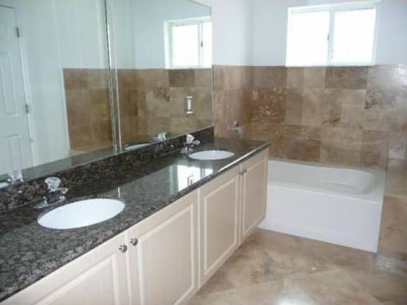 5th image of 5351 SW 40th Ave