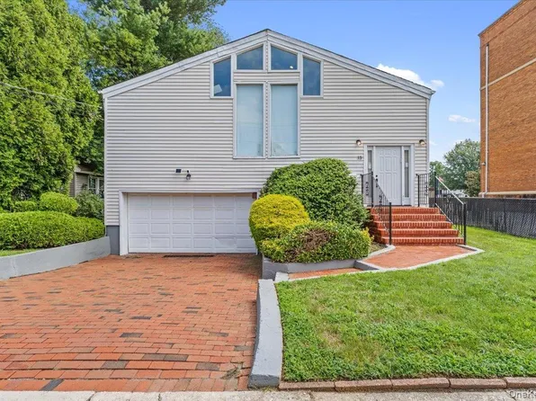 15 Church Street, Great Neck, NY 11023