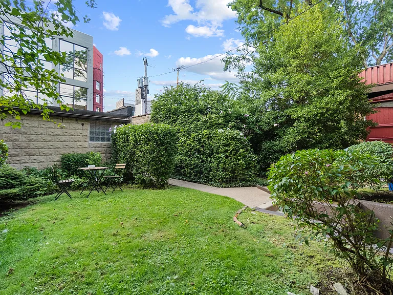 5823 Alder St — Photo 3