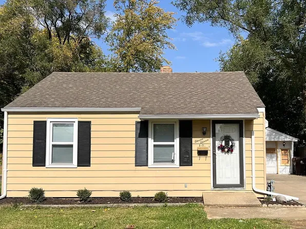 1111 W Crestwood Dr, Peoria, IL 61614