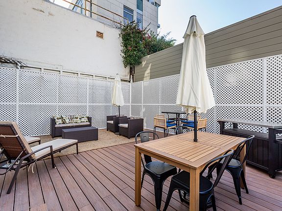 4th image of 1307 Lombard St #1