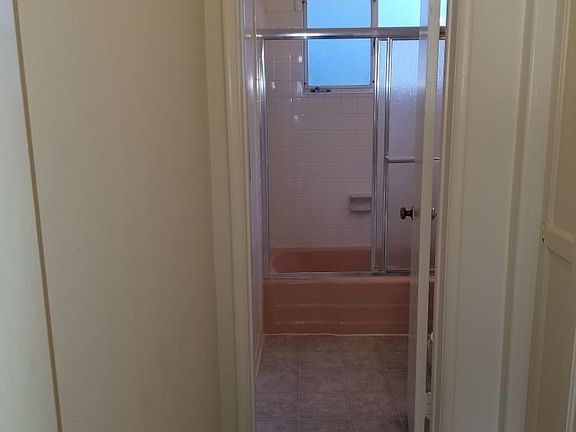 3rd image of 908 N Genesee Ave Unit 8