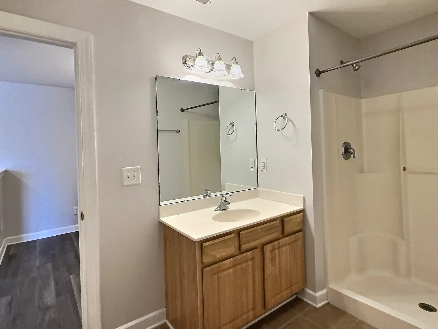 3 bed, 1400 sqft, $1,400 — Photo 2