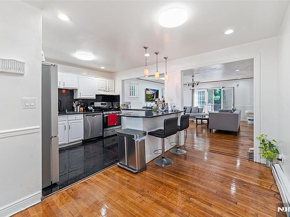 5th image of 90 Byrne Street