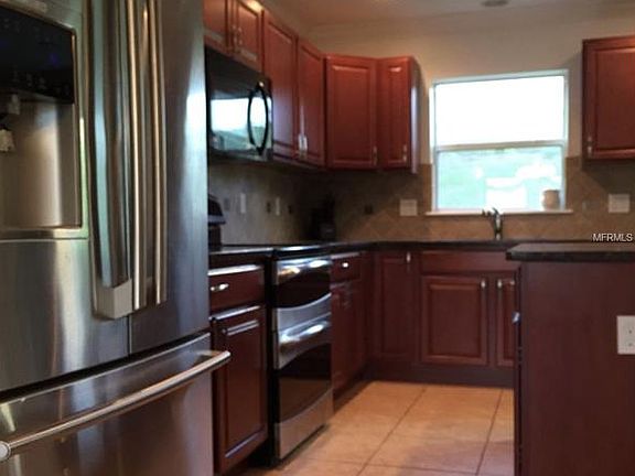 3rd image of 111 Colonial Pine Ln