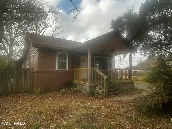 3207 Argentina St, Pascagoula, MS 39581