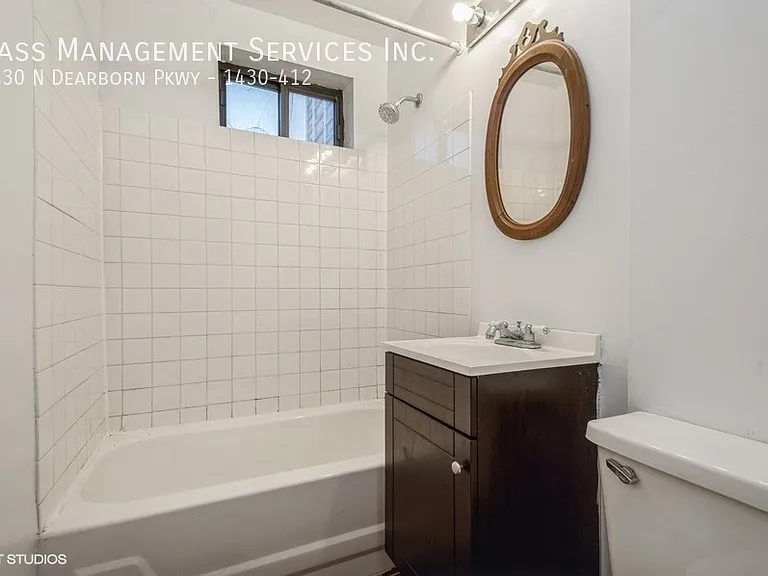 1430 N Dearborn Pkwy — Photo 30