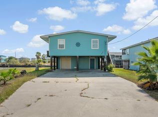 194 Sailfish Dr, Rockport, TX 78382