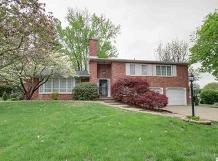 2120 E Wilmar Dr, Quincy, IL 62301