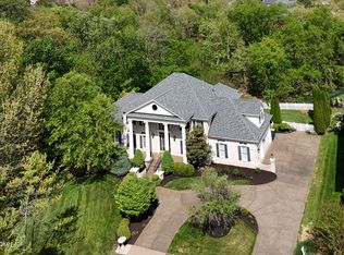 18901 Ridgeleigh Ln, Louisville, KY 40245