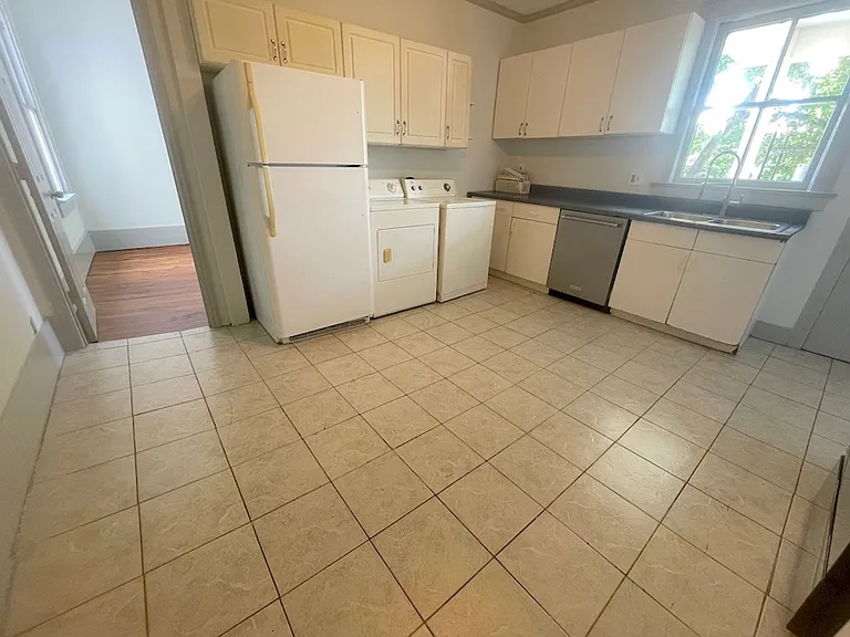 406 E Duffy St — Photo 7