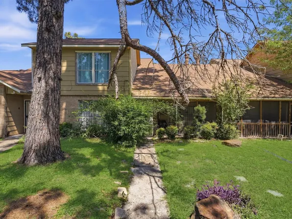 12207 W Village Dr Unit B, Houston, TX 77039