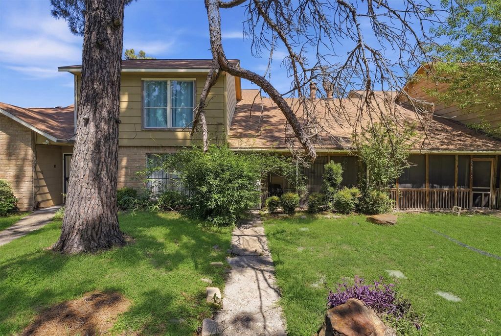 12207 W Village Dr Unit B, Houston, TX 77039 townhouse